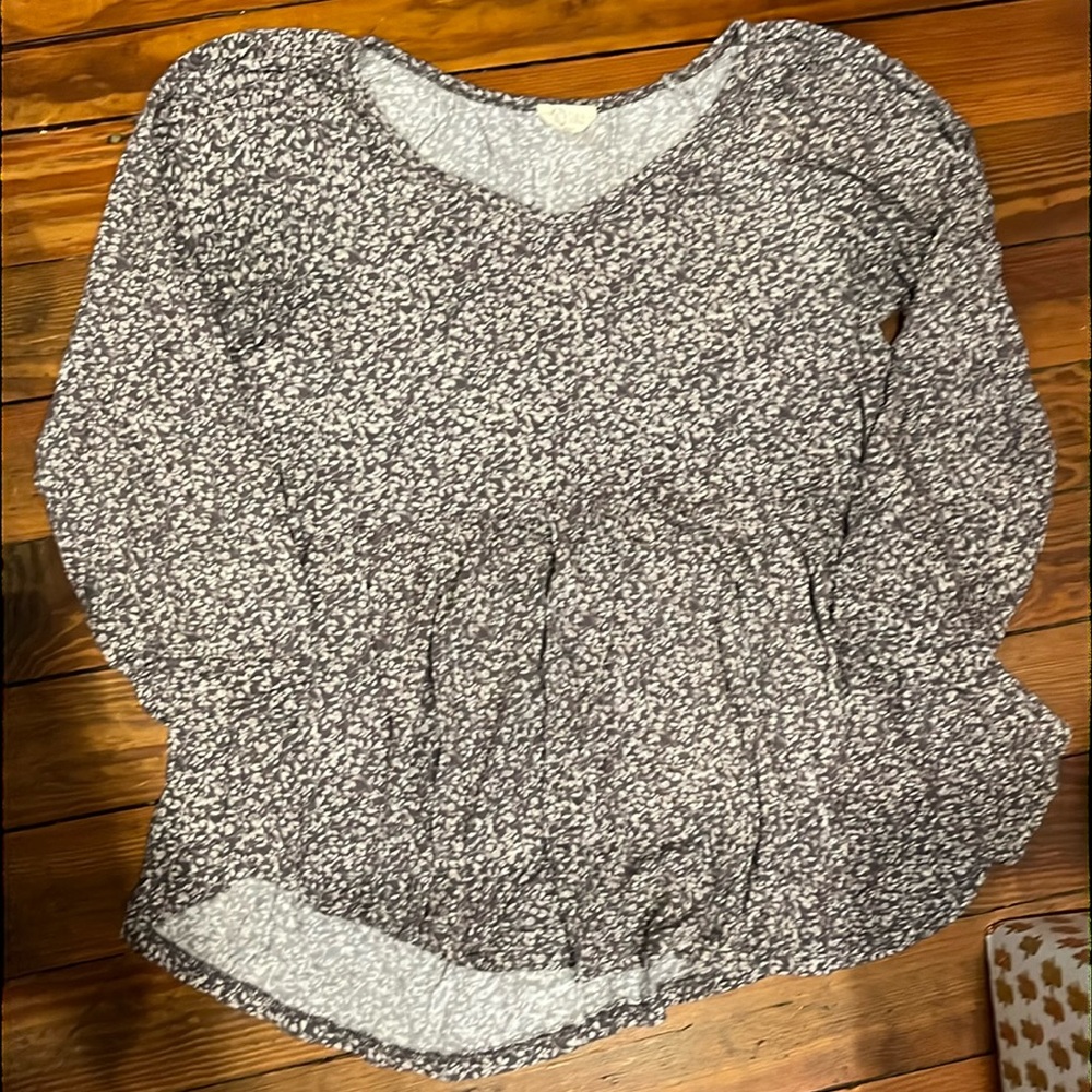 Gray floral babydoll like shirt